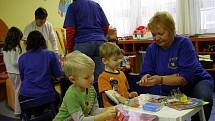 Stříbrští občané nasbírali rukodělné pomůcky pro nemocné děti z Dětské kliniky Fakultní nemocnice v Plzni.