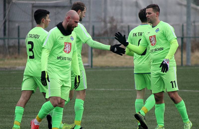 3. kolo Poháru PKFS: TJ Keramika Chlumčany (na snímku fotbalisté v modrých dresech) - FK Tachov 2:3 (2:3).