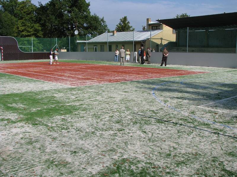 Sportovci všech věkových kategoríí z Chodové Plané a okolí se dočkali nového místa pro své radovánky.