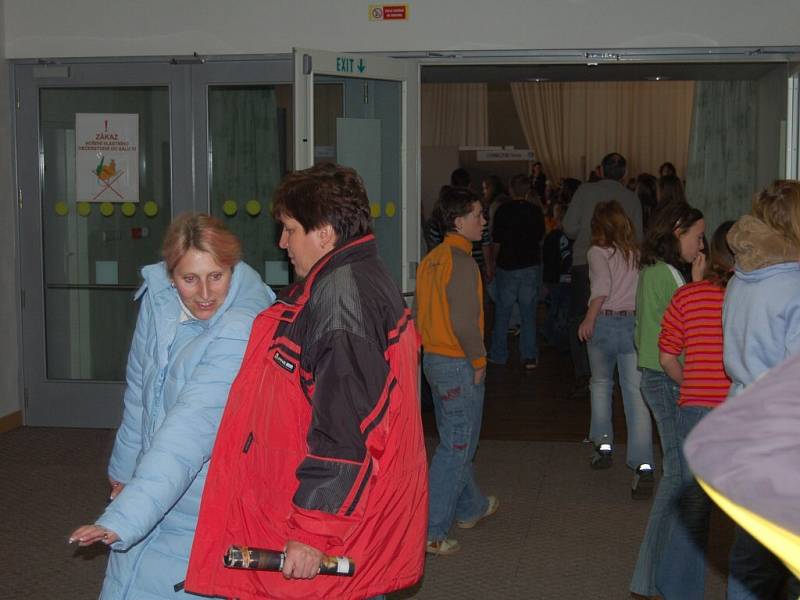 Evakuace ZŠ v Hornické ulici v Tachově.