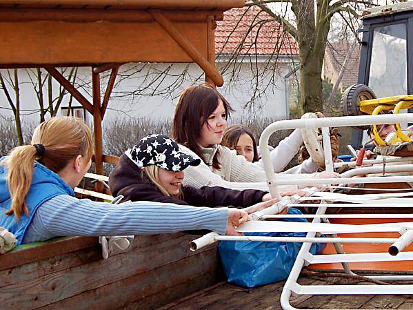 V Cebivi běží naplno zdravá dětská soutěž. Její součástí jsou také brigády. V sobotu se tamní drobotina zúčastnila sběru železného odpadu