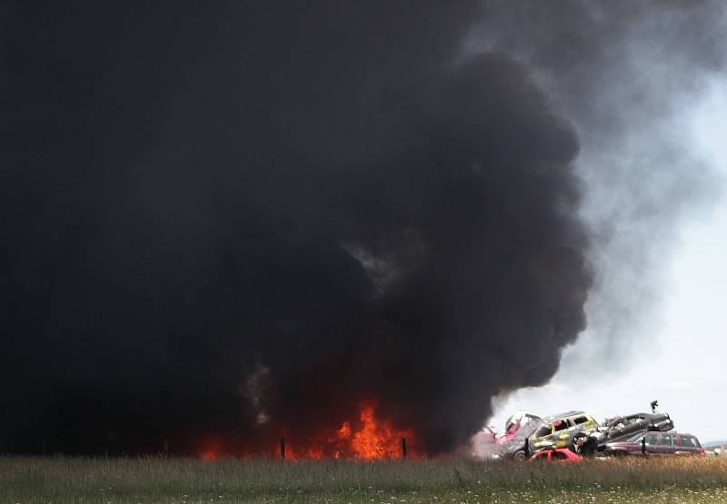 Během pondělního odpoledne došlo nad Tachovem v prostorách jedné z firem k požáru