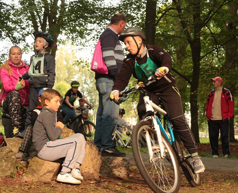 Malí cyklisté závodili v parku