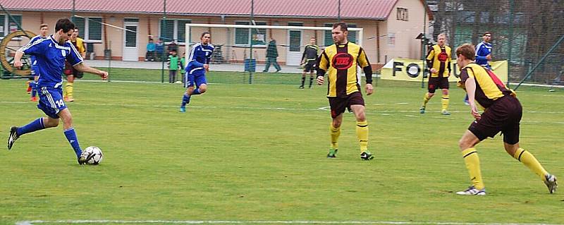 Fotbalová divize: Poslední zápas podzimu mezi FK Tachov a ZVVZ Milevsko skončil 1:0.