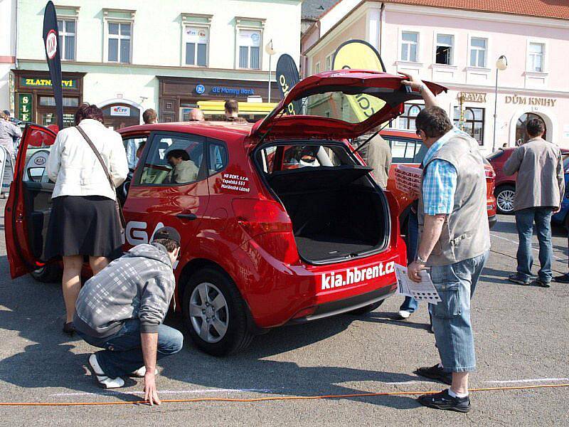 Na tachovském náměstí se konal autosalon.