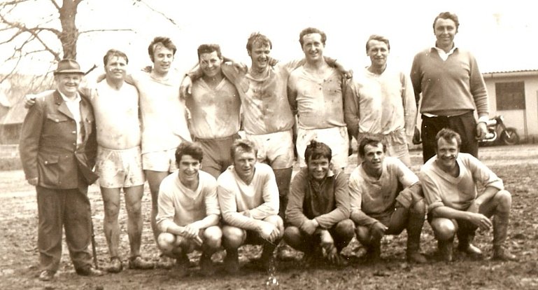 A-mužstvo TJ Hraničář Částkov v sezoně 1967/68.