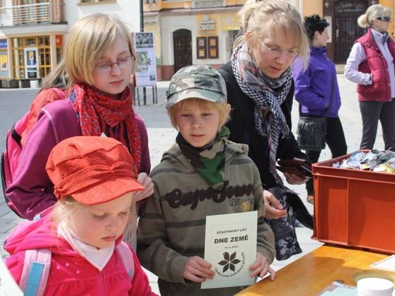 V sobotu se uskutečnila v Tachově na náměstí oslava Dne Země.