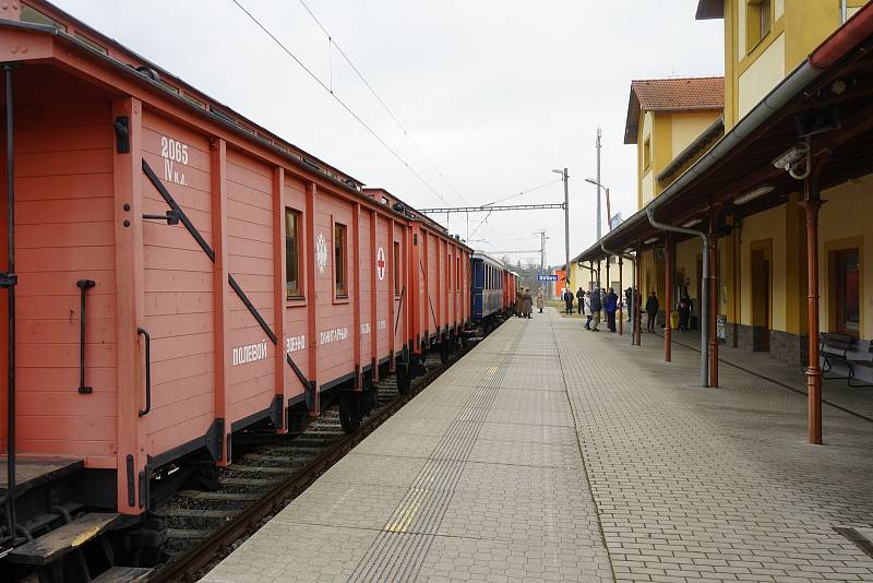 Na stříbrském vlakovém nádraží se usídlil Legiovlak.