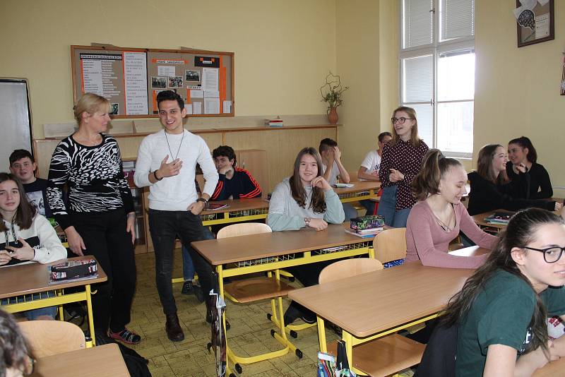 Studenti ze čtyř zemí vyučují ve Stříbře