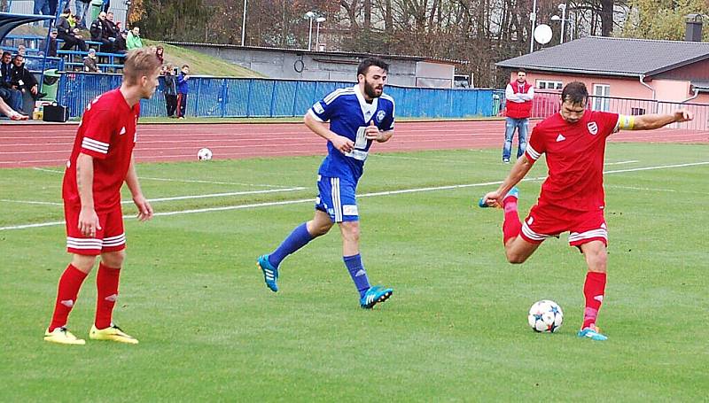 Mužstvo FK Tachov prohrálo ve čtrnáctém kole ČFL s Kolínem 0:1.