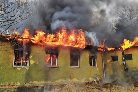 Zásah u hořící budovy ve Vysočanech.