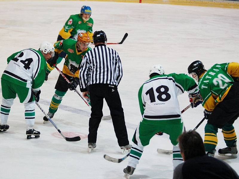 Tatran porazil v prvním vzájemném utkání v play off Stříbro 10:8.