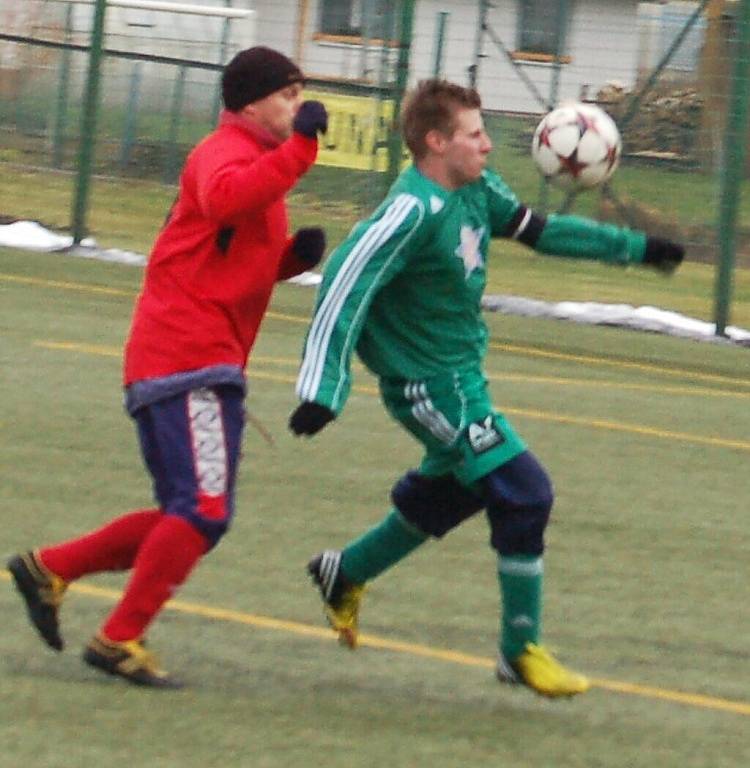 Fotbal: V přípravném utkání porazil divizní FK Tachov mužstvo Sl. Vejprnice 4:2 (1:1). 