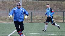 3. kolo Poháru PKFS: TJ Keramika Chlumčany (na snímku fotbalisté v modrých dresech) - FK Tachov 2:3 (2:3).