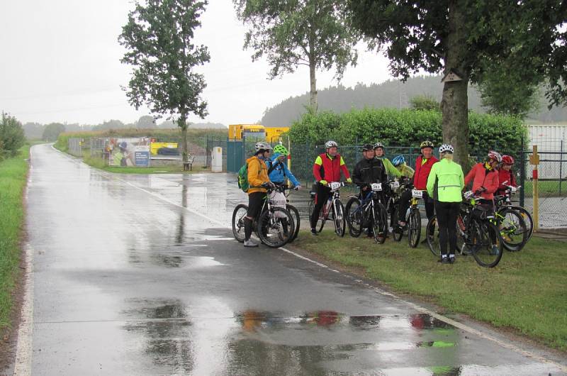 Cyklistického podniku se účastnili i kolaři z Tachovska.