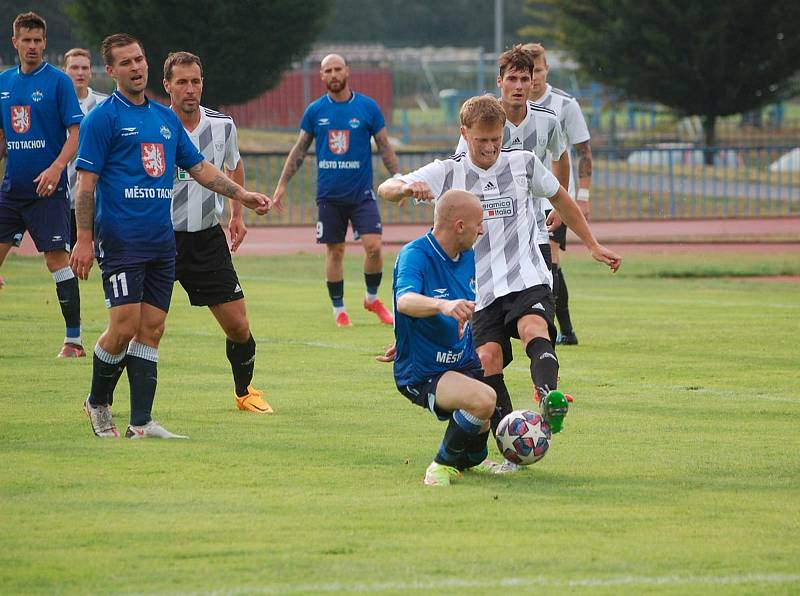 3. kolo KPM: FK Tachov (na snímku fotbalisté v modrých dresech) - TJ Sokol Plzeň-Černice 5:0.