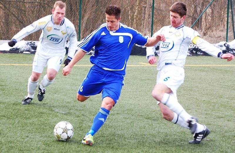 Fotbalisté divizního FK Tachov po dvou remízách porazili FC ZVVZ Milevsko 2:0.