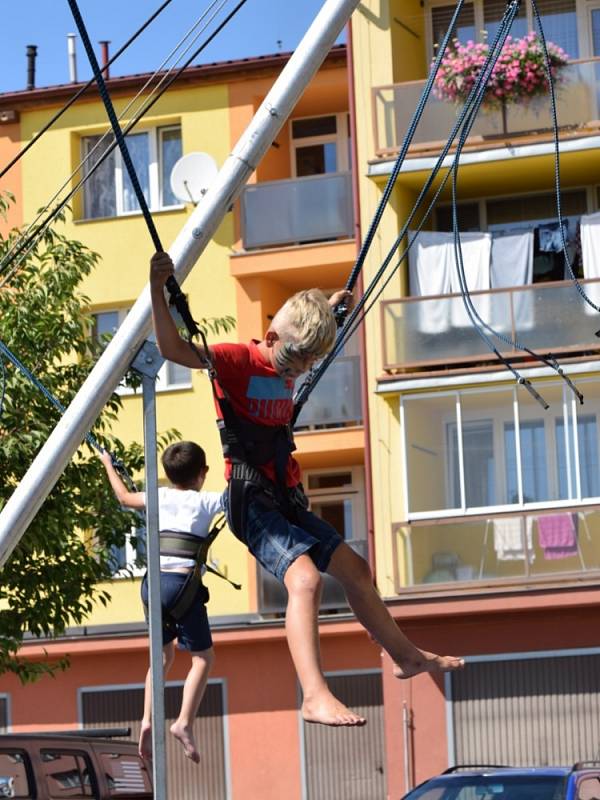 Kladruby o víkendu žijí pouťovým veselím