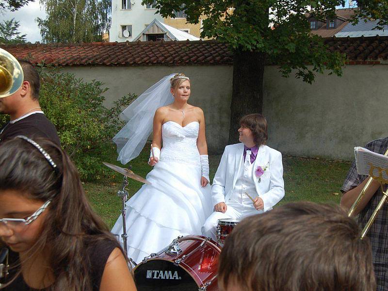 V sobotu se oženil dlouholetý člen Dechového orchestru mladých Tachov Lubomír Podzimek