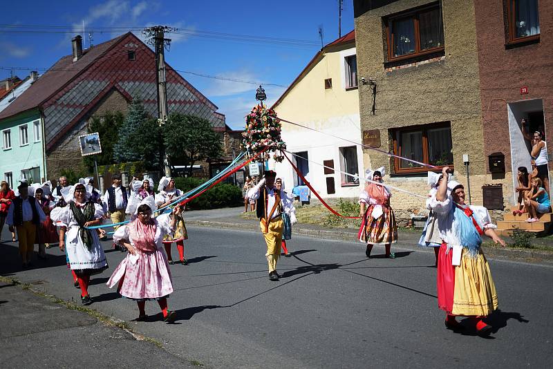 Stráží o víkendu prošel průvod  Baráčníků. Oslavili tak půl století od svého založení. Společně s nimi se na cestu vydala také stříbrská Amátovka.