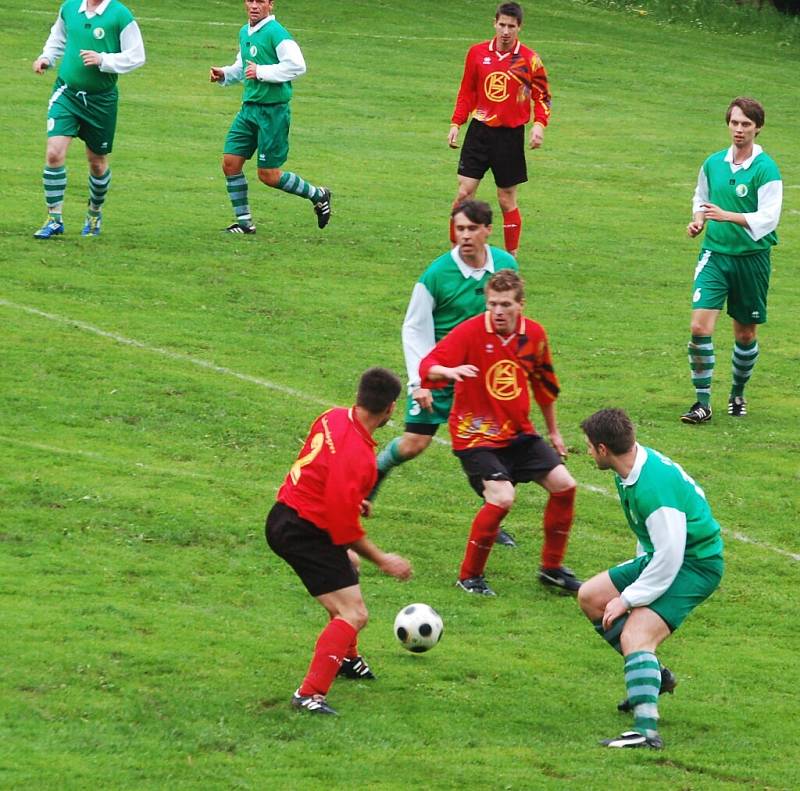 Ve fotbalové 1. A třídě se T. Přimda utkal   s týmem K. Chlumčany a zvítězil 3:0.