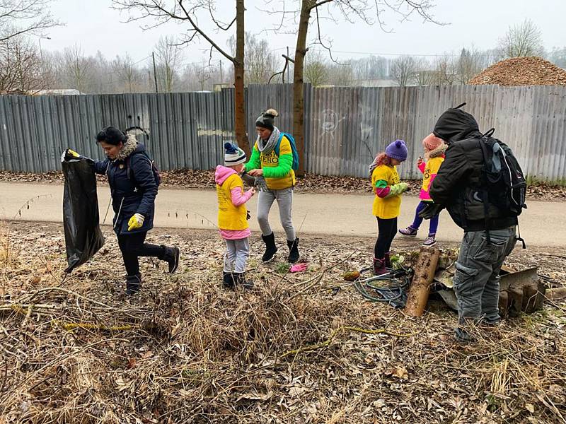 Z úklidových akcí Trash Hero Tachov. Foto: Archiv Davida Vojty