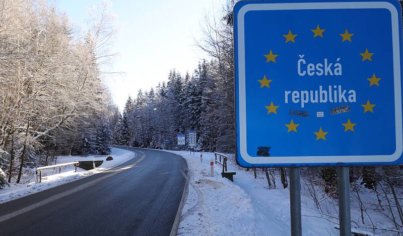 Německá policie na hraničním přechodu Broumov.