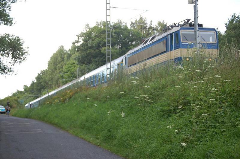 V sobotu večer srazil vlak u Plané mladou ženu