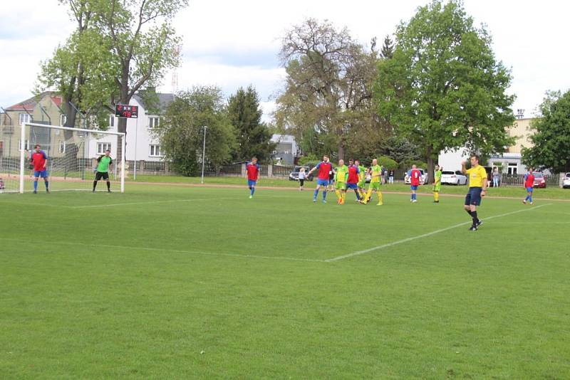 Chodová Planá - Planá (červenomodří) 2:6 (1:1), 22. kolo I. B třída sk. A, 21. května 2022.