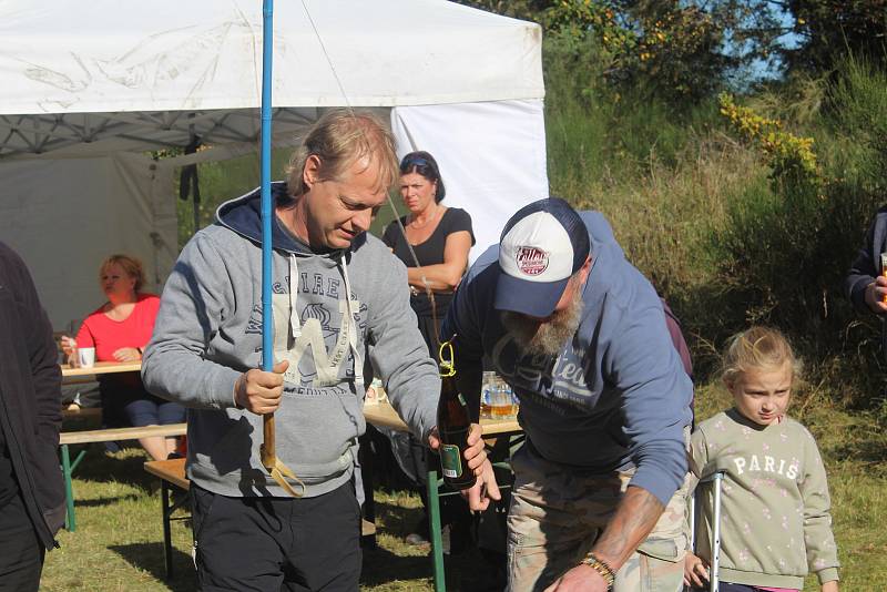 Konec sezony už tradičně slaví tachovští potápěči setkáním se soutěžemi na základně u pavlovického lomu.