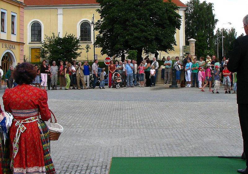 Slavnostní otevření náměstí v Chodové Plané.