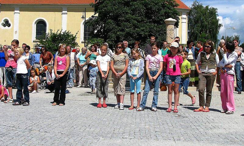 Slavnostní otevření náměstí v Chodové Plané.