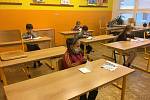 Do ZŠ Zárečná se v pondělí vrátilo 142 dětí, napřed musely podstoupit test na covid-19.