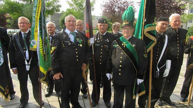 Členové stříbrského hornického spolku na oslavách v Karviné. Foto zaslal Karel Neuberger