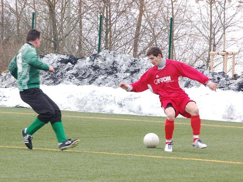 Fotbal: Sp. Dl. Újezd - S. Drmoul 4:2 (2:0)