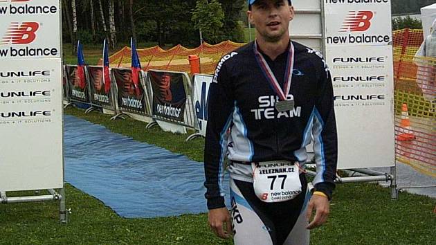 Josef Suda z Přimdy vybojoval na lipenském Ironmanu ve své kategorii bronzovou medaili.