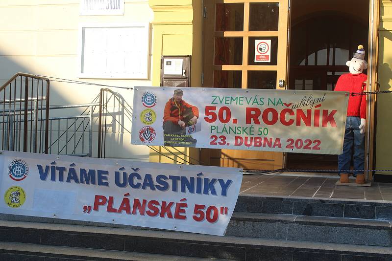 Na ranním startu Plánské 50.