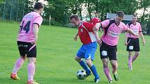  Přimdští fotbalisté prohráli v utkání 1.A třídy s Černicemi 2:3, skórovali Krýsl a Tkáč.