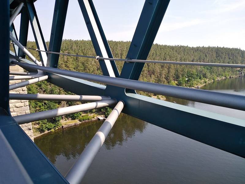 Pňovanský most láká turisty po celý rok.