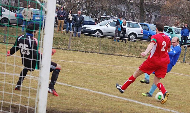 Fotbal: V okresním derby 1. A třídy prohrála Chodová Planá s Chodským Újezdem 1:4.