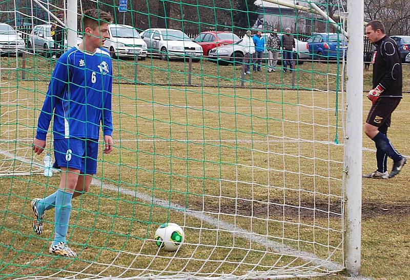 Fotbal: V okresním derby 1. A třídy prohrála Chodová Planá s Chodským Újezdem 1:4.