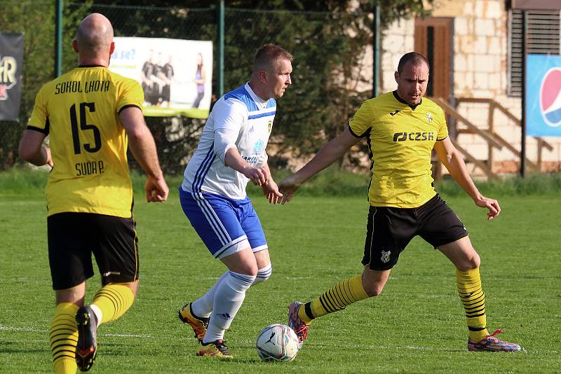 Z archivu: Fotbalisté TJ Baník Stříbro (bílí).