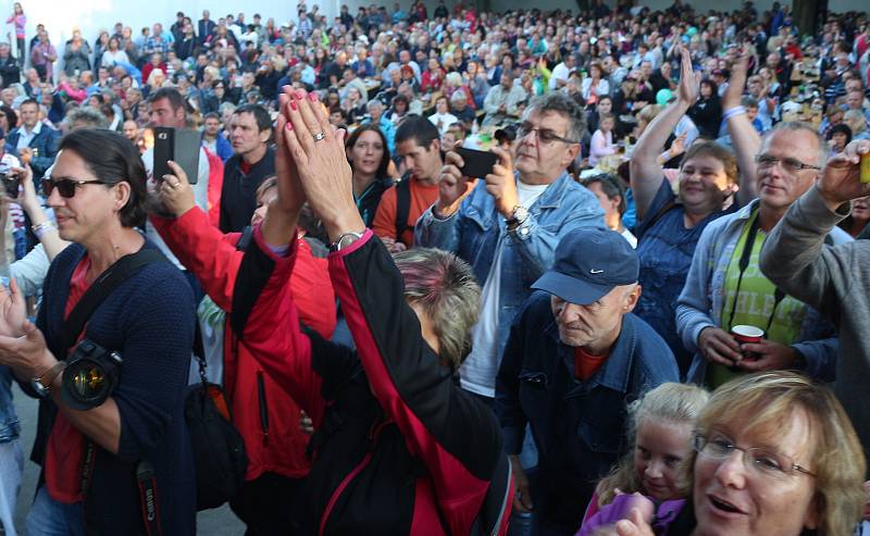 Léto v pivovaru aneb Splašené lahve i sudy a pivovarské rodeo, takové bylo letošní motto sobotních Pivních slavností