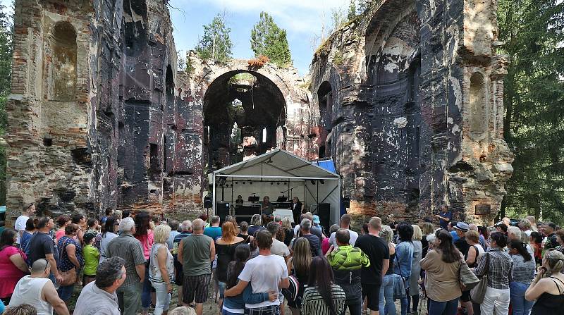 Mezi ruinami vzpomínal Zdeněk Troška na natáčení pekelných scén