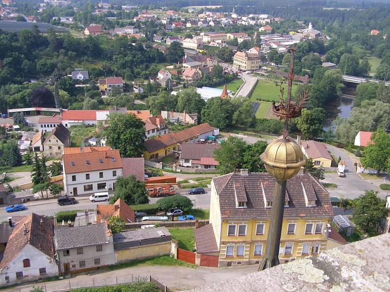 Děkanský kostel Všech svatých ve Stříbře nabídne veřejnosti nevšední podívanou. Od poloviny července bude totiž veřejnosti zpřístupněna věž