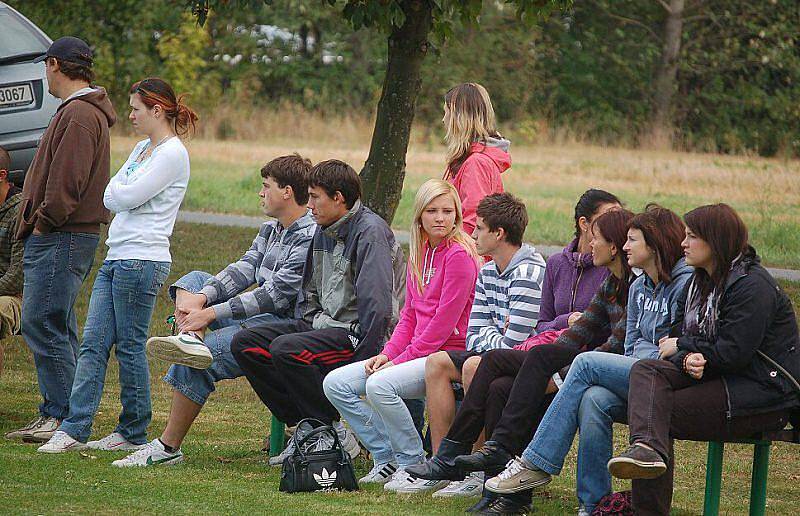 Ve fotbalovém přeboru druhé třídy se zrodilo několik překvapivých výsledků a padlo opět hodně branek 