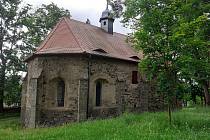Interiér renesančního hřbitovního kostelíka procházel rekonstrukcí více než patnáct let.