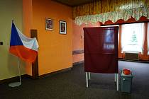 Volby nové hlavy státu pokračovaly také v sobotu. Volební účast na Tachovsku byla ale oproti pátku nižší.