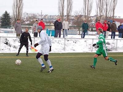 Divizní fotbalisté FK Tachov rozstříleli v přípravě účastníka přeboru FC Chrást .