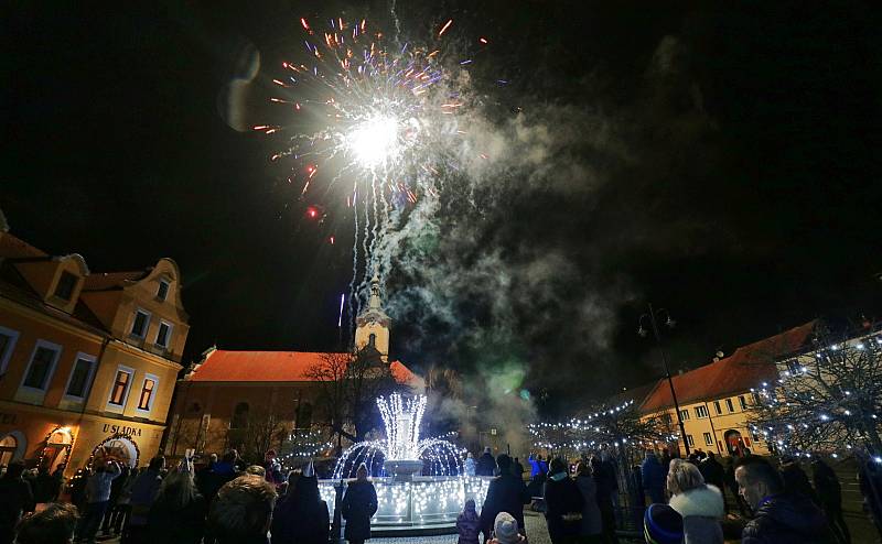 Ohňostrojem přivítali nový rok také v Chodové Plané